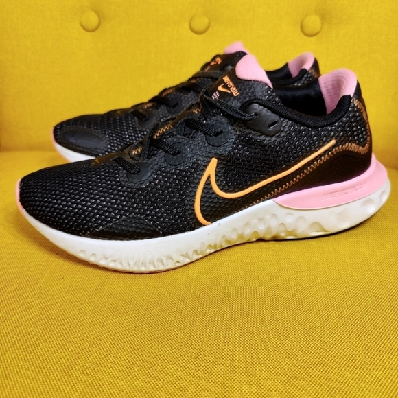 Nike Renew Run Black Pink Comfort Sneakers Running Shoes Women's Size 10 - Picture 1 of 10
